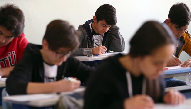 Üniversiteye başlama yaşı düşebilir!