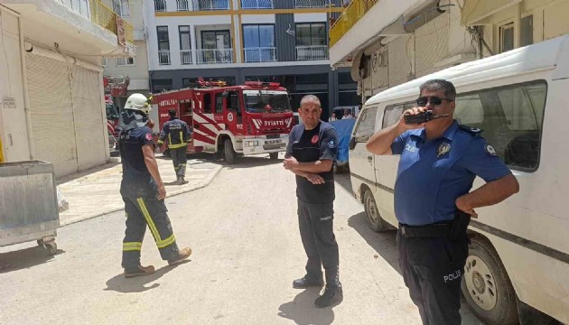 Manavgat'ta genç kız evi yakmaya kalktı