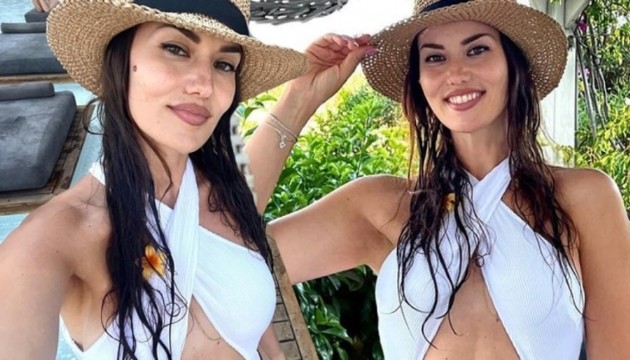 Fahriye Evcen'den çok konuşulan pozlar!