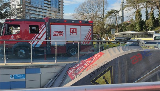 Hacıosman Metro İstasyonu'nda bir kişi raylara atladı!