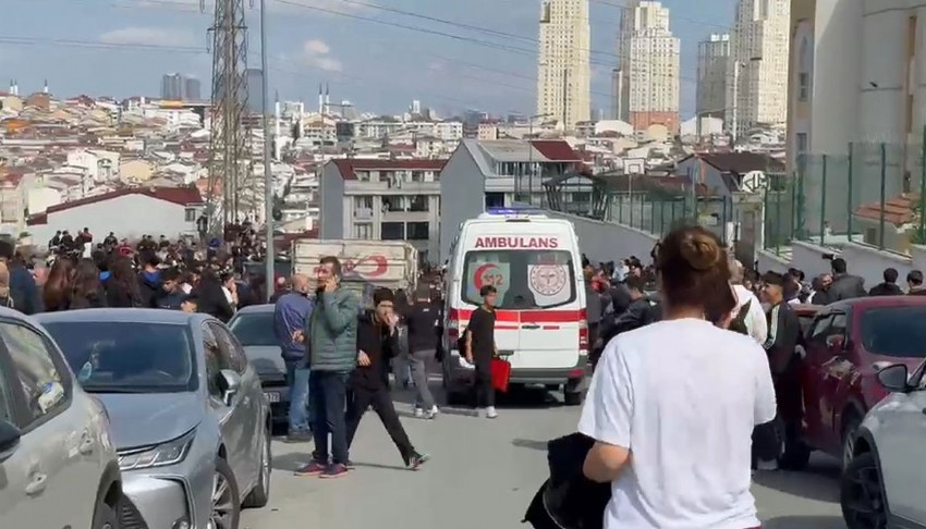 Esenyurt'ta okulda bıçaklı kavga: 2 öğrenci yaralı