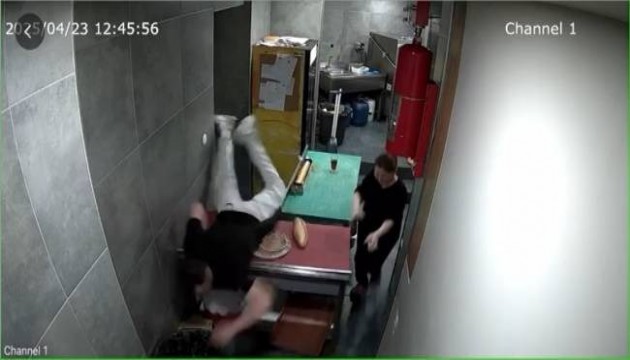 Restoran çalışanlarının panik anları kamerada