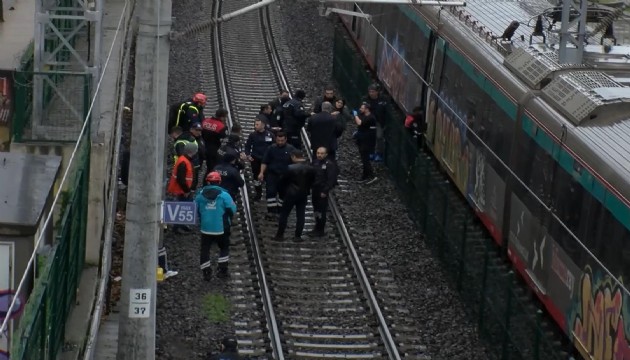 Marmaray'da intihar girişimi