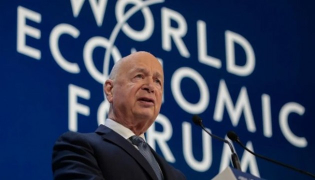 Davos'un kurucusu istifa etti!