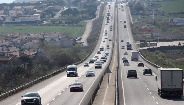 Tekirdağ-İstanbul yolunda yoğunluk