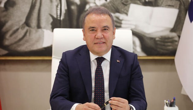 Muhittin Böcek hastaneye kaldırıldı