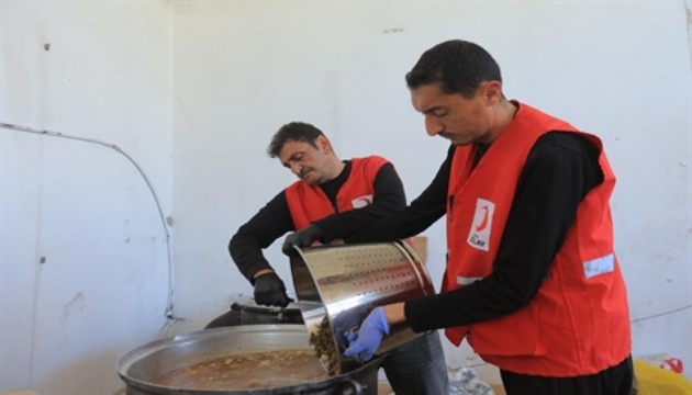 Kızılay'ın Gazze gemisi Mısır'a ulaştı