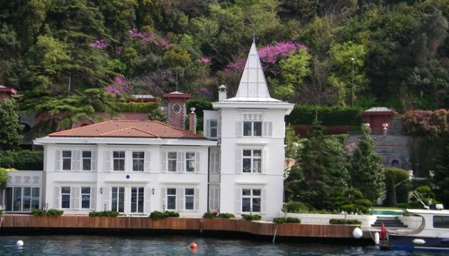Mehmud Paşa Yalısı'nda film gibi soygun: Hırsız tanıdık çıktı
