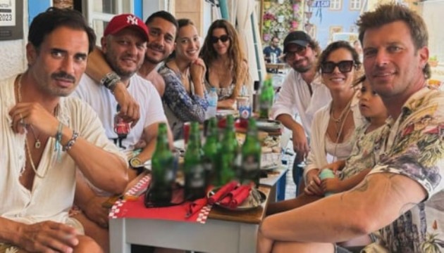 Ünlü oyuncular yaza Marathi Adası'nda veda etti