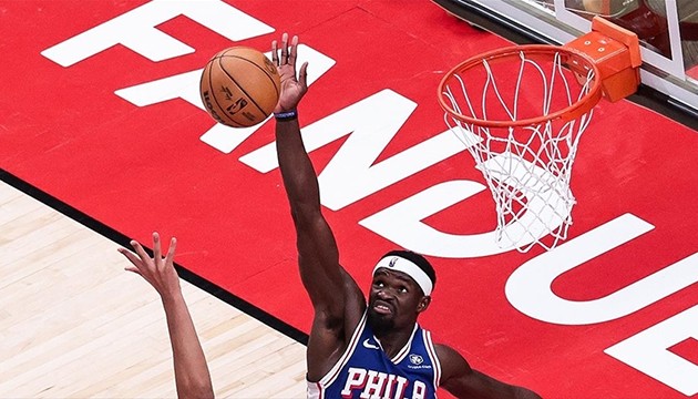 Adem Bona 'double-double'a yaklaştı