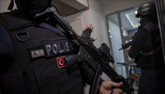 Dernek görünümlü kumarhaneye baskın