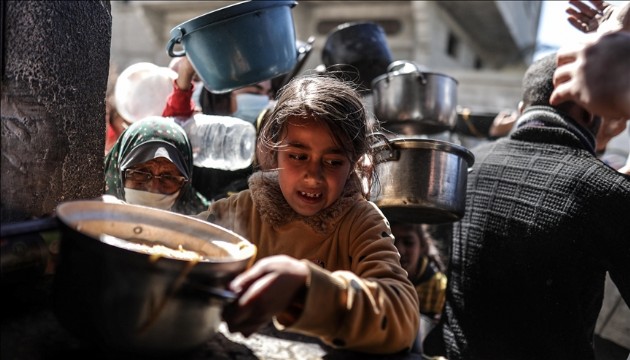 Gazze'de çocuklar açlıkla mücadele ediyor