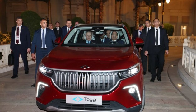 Erdoğan'dan Sisi'ye Togg hediyesi