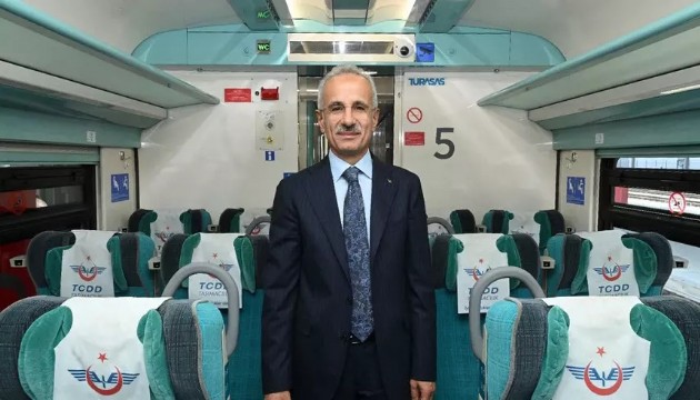 Bakan Uraloğlu'ndan YHT raporu: 110 milyon yolcu taşıdı
