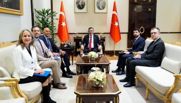 Cevdet Yılmaz,  Tom Barrack ile bir araya geldi