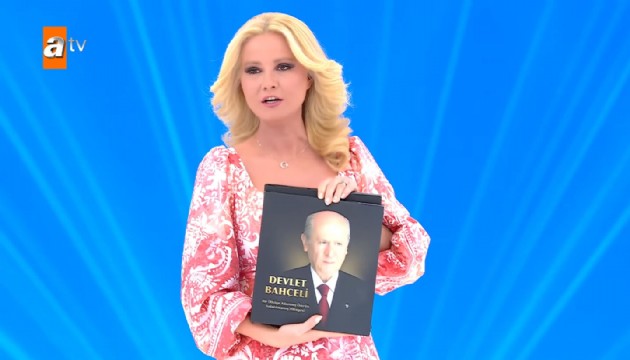 Devlet Bahçeli'den Müge Anlı'ya anlamlı hediye!