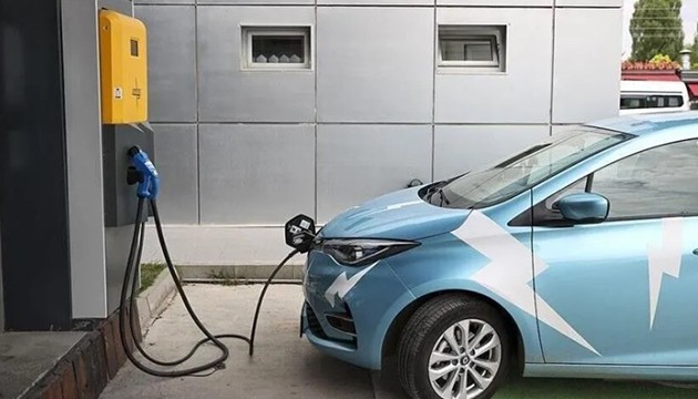 Elektrikli araç satışlarına fren