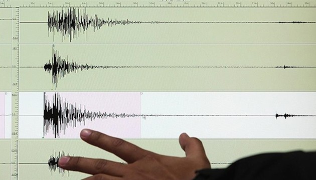 Endonezya'da şiddetli deprem