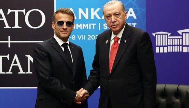 Erdoğan Macron ile görüştü
