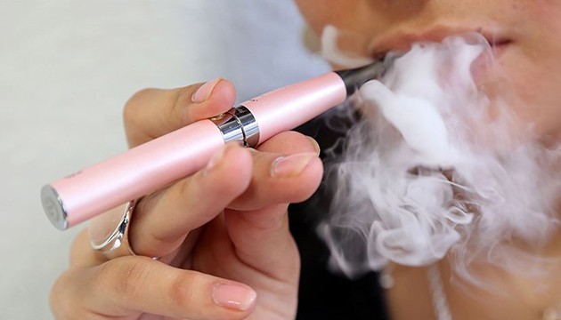 Gençlere yeni saldırı: Elektronik sigara