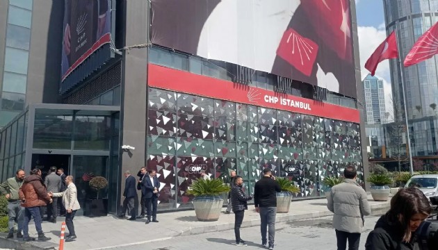 CHP İl binasına dışkılı saldırı
