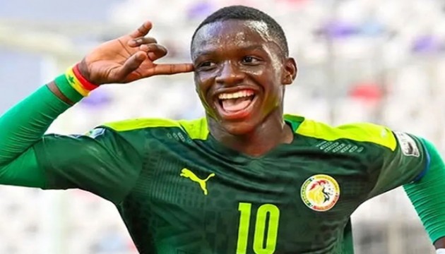 Fenerbahçe ilk transferini yaptı: Genç Senegalli İstanbul'da
