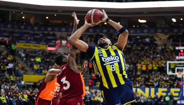 Nefes kesen derbi: Fenerbahçe son hücumda kazandı