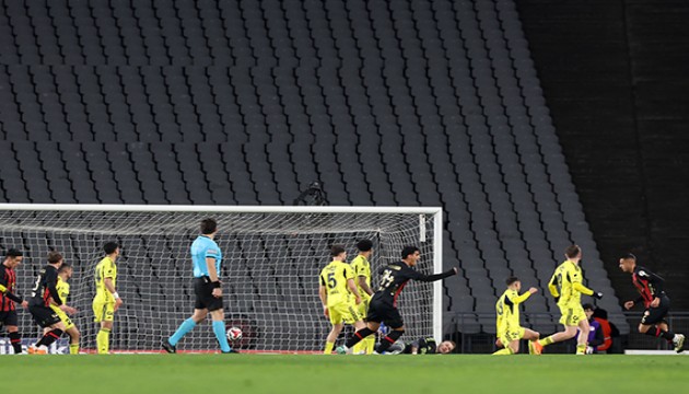 Bartuğ Elmaz Süper Lig kariyerinin ilk golünü Fenerbahçe'ye attı