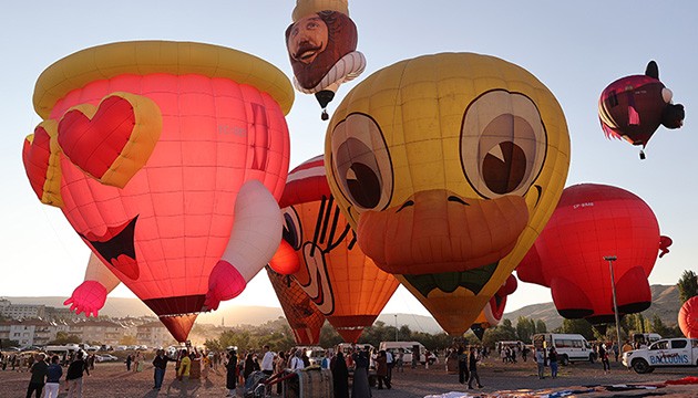 Figürlü balonlar Ürgüp'e geçti