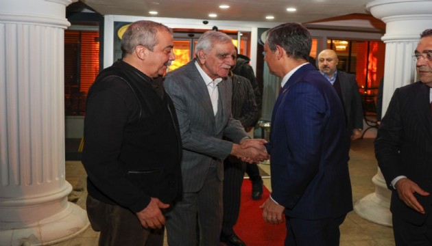 Özgür Özel'den  Ahmet Türk'e ziyaret