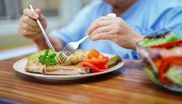 Uzmanlardan ‘hızlı yemek' uyarısı: Reflüden kansere kadar bir çok hastalığa neden oluyor