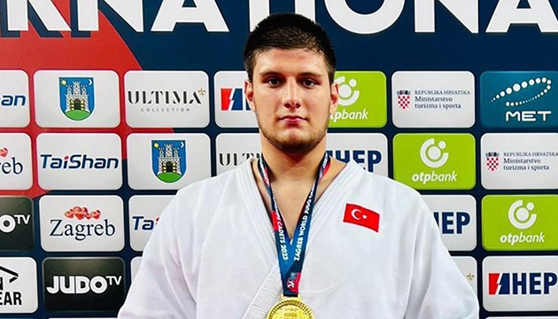 İbrahim Tataroğlu Paris'te son 16'da