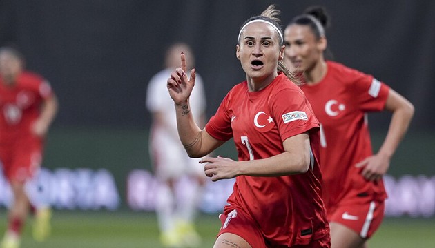 Millilerin maçı ücretsiz olacak