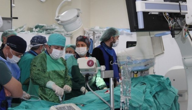 ÇOMÜ Hastanesi'nde ameliyatsız kalp tedavisi