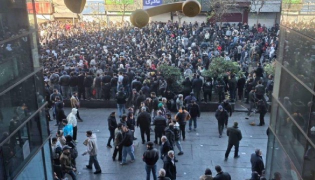 İran'da protestolar 13. gününde