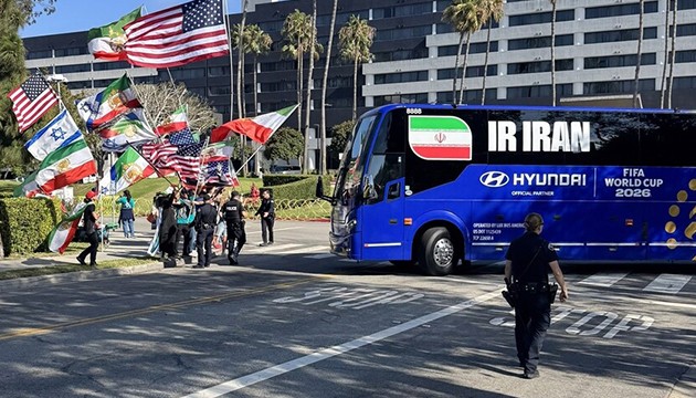 İran Milli Takımı'na protesto