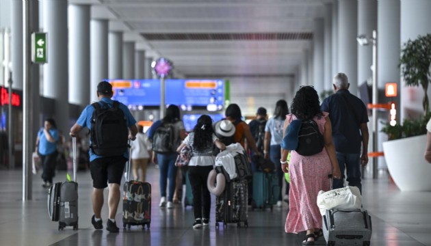 Havalimanlarında arife yoğunluğu