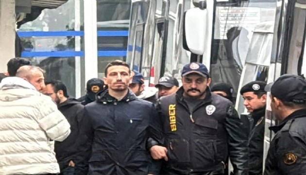 Derbi davasında kriz çıktı: Mert Hakan'ın fotoğrafını çeken yöneticiye soruşturma başlatıldı