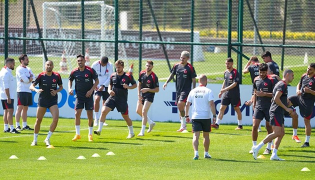 Millilerin antrenman biletleri tükendi