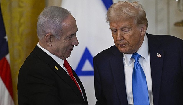 Trump'a çağrı cihazı hediyesi