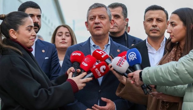 Özgür Özel Tayfun Kahraman'ı hastanede ziyaret etti: 