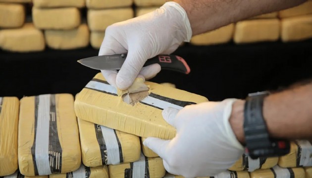 Zehir tacirlerine operasyon