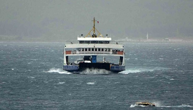 İstanbul'da 'lodos' deniz ulaşımını vurdu