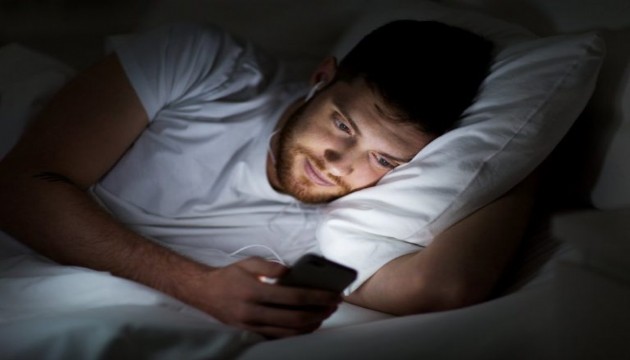 Telefonla uyuyanlar risk altında