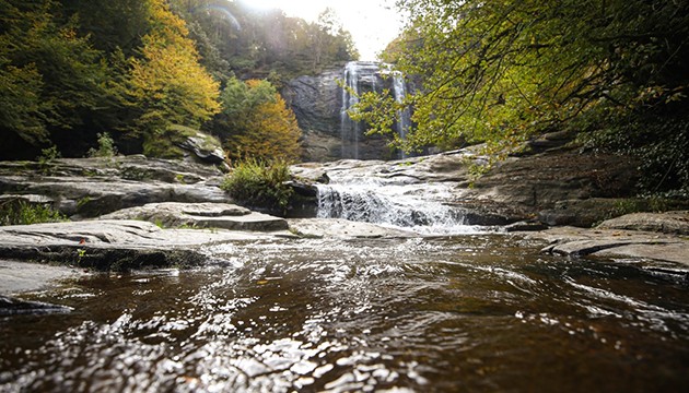 Suuçtu Şelalesi'nde sonbahar renkleri