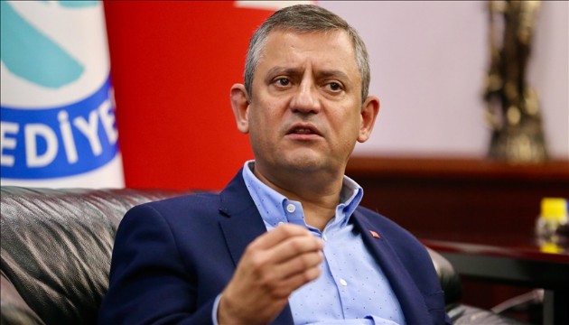 CHP Genel Başkanı Özel, şarkıcı Tarkan'a taziyelerini iletti