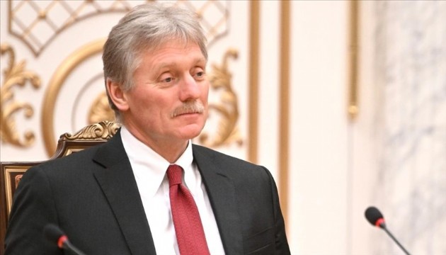 Kremlin Sözcüsü Peskov'dan Macron'a yanıt: Ukrayna'daki çatışmaya giderek daha fazla sürükleniyor