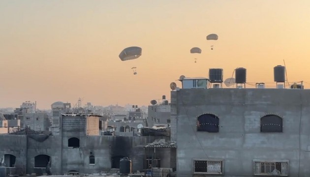 Ürdün ve ABD dahil 5 ülkeden Gazze'ye havadan yardım