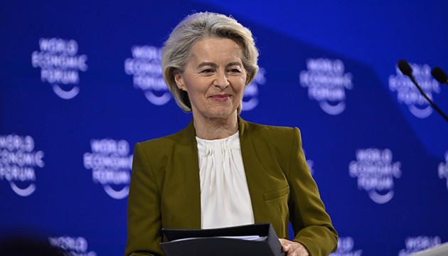Von der Leyen güven tazeledi