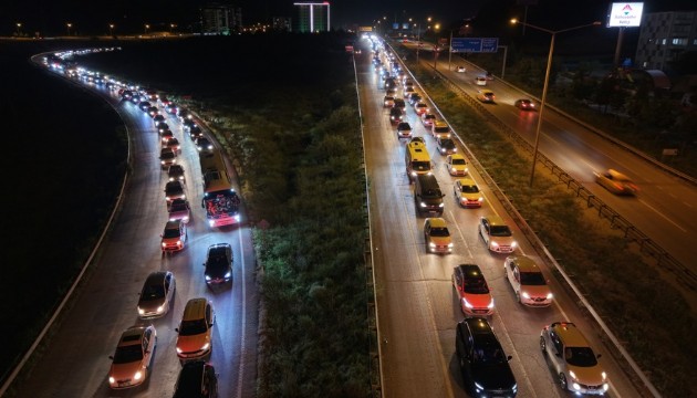 Kilometrelerce araç kuyruğu